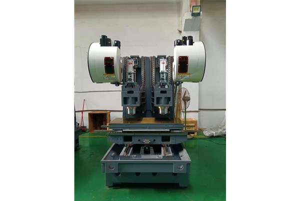 數控(kong)機床技術：能獨(dú)立控制的雙主(zhǔ)軸雙刀庫加工(gong)中心設計