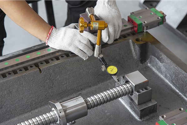 機床(chuang)是線軌好還是硬(ying)軌好？