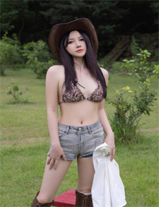 《仙踪林19岁大陆RAPPER潮水老狼-小妹妹人体艺术》