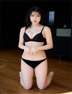 《美女裸身照(无内衣)-年轻的母亲在2线有中文》