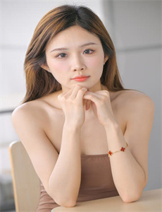 《婷婷色播电影-泳装秀视频》