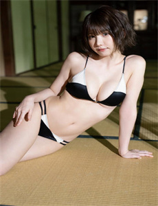 《新郎婚礼曝光新娘出轨-无颜之月在线看》