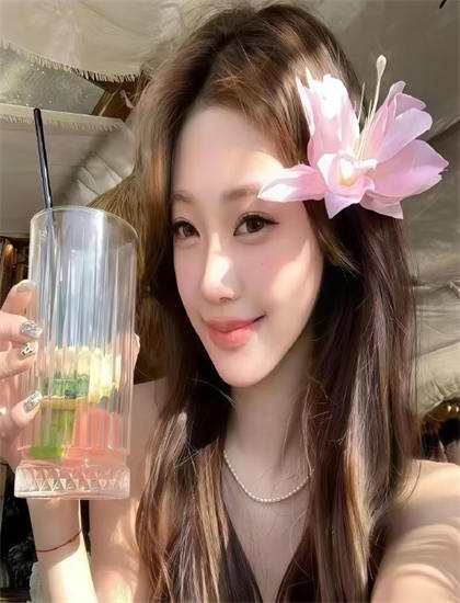 97公开超碰在线视频_alsscan欧美_漂亮女人剧情介绍
